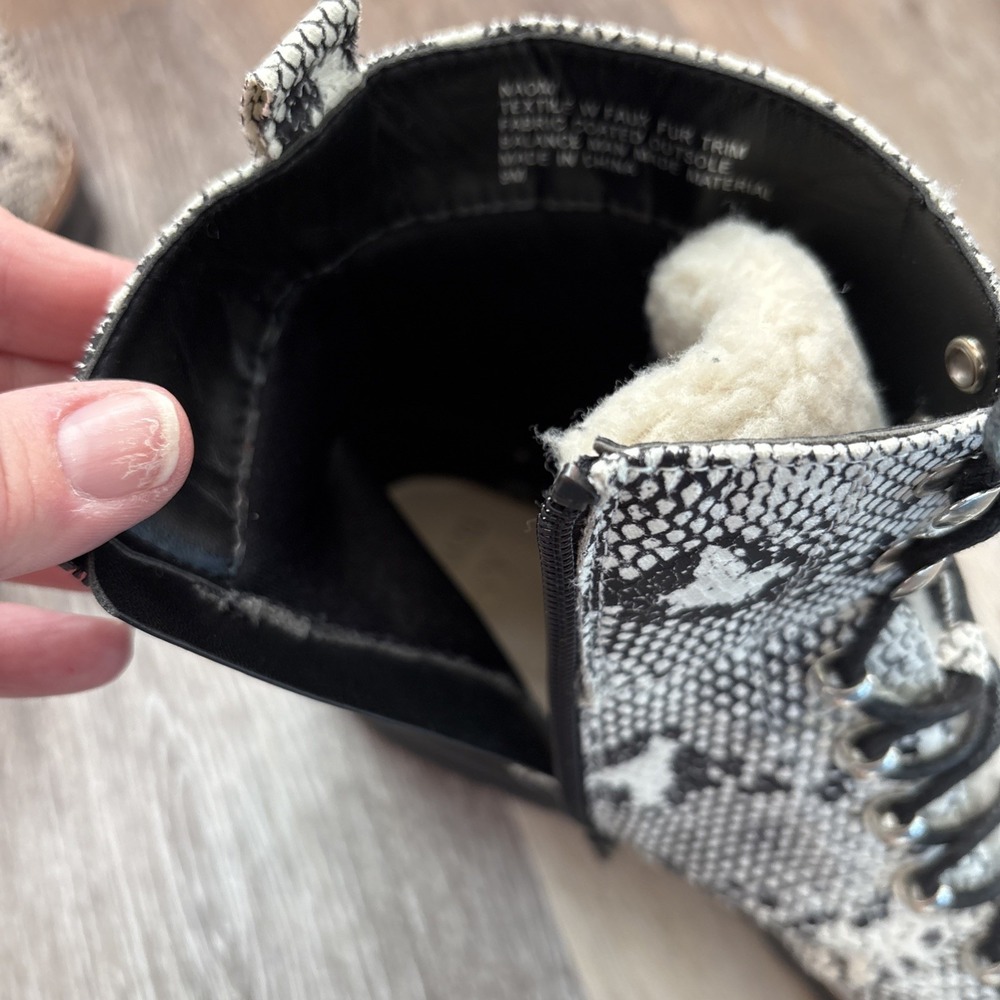 Crown & Ivy NAOMI Snake Print Textile/Fur Trim Lace Up/Zip Ankle Boots Size 9 - Picture 9 of 12